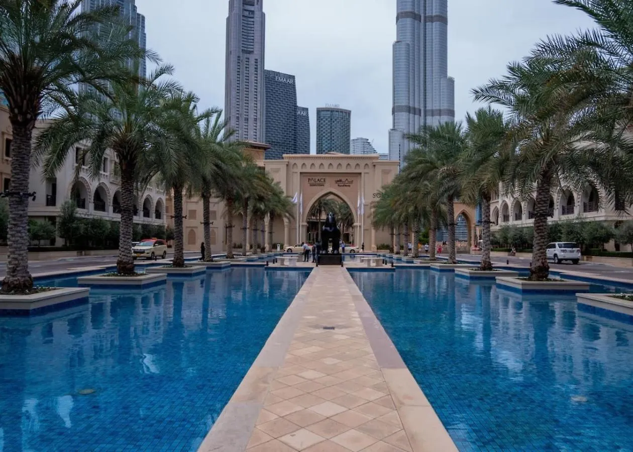 Luxury Downtown Pool And Private Patio Apartment Dubai