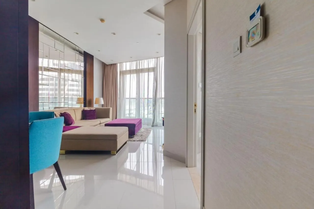 Luxury Downtown Pool And Private Patio Apartment Dubai