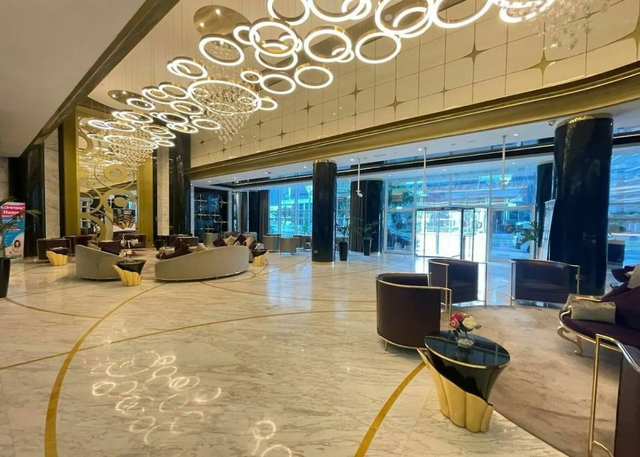 Luxury Downtown Pool And Private Patio Apartment Dubai