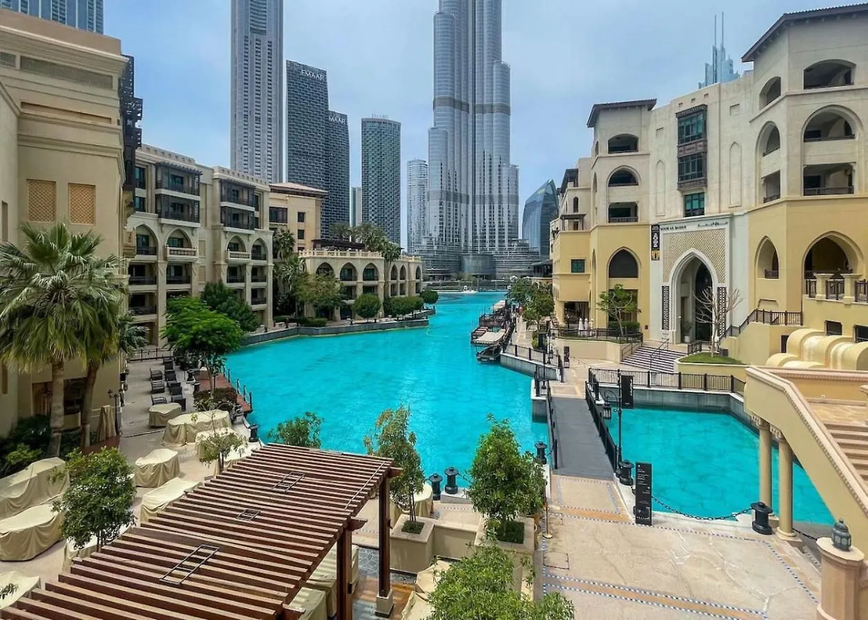 Luxury Downtown Pool And Private Patio Apartment Dubai