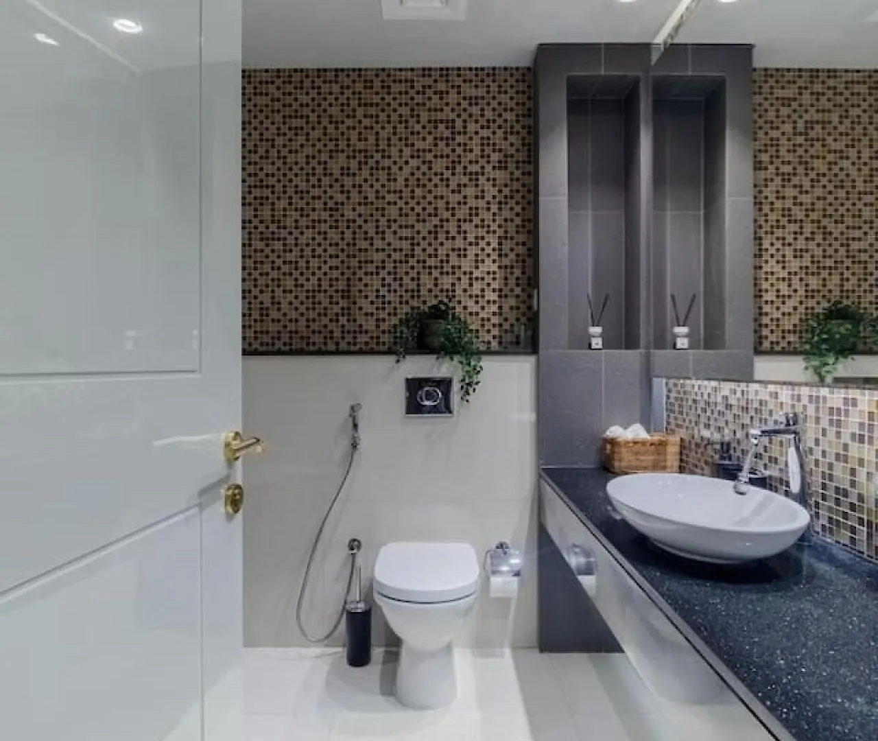 Luxury Downtown Pool And Private Patio Apartment Dubai United Arab Emirates