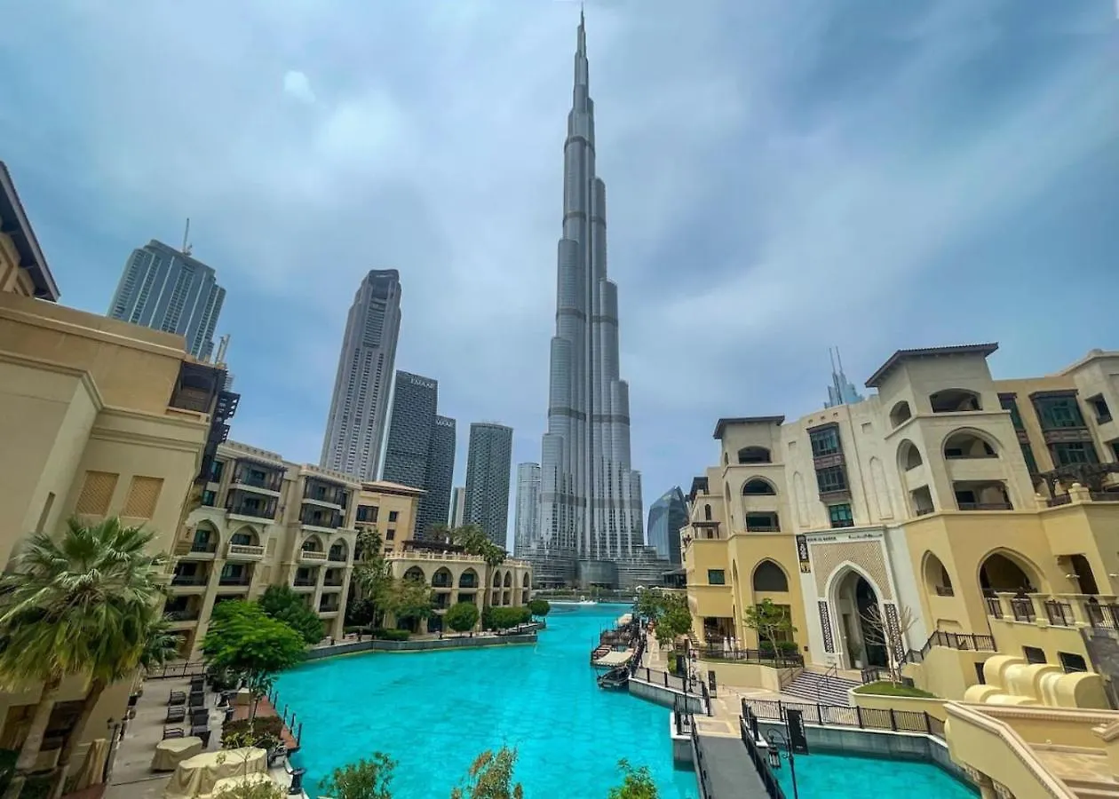 Luxury Downtown Pool And Private Patio Apartment Dubai