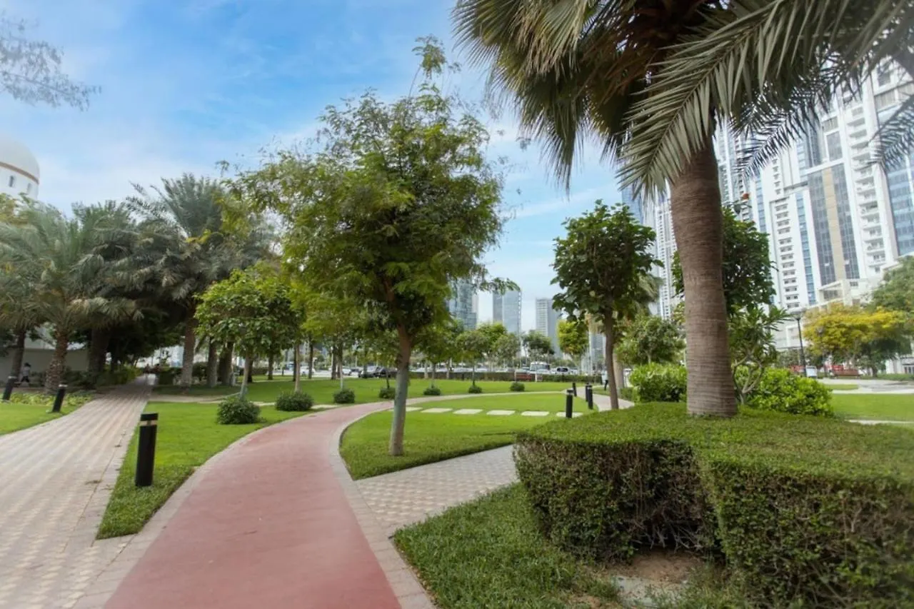 Luxury Downtown Pool And Private Patio Apartamento Dubai