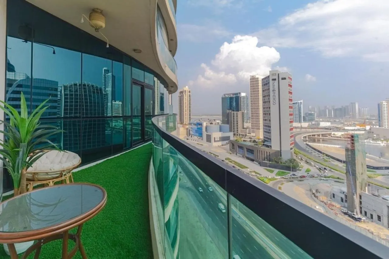 Luxury Downtown Pool And Private Patio Apartamento Dubai