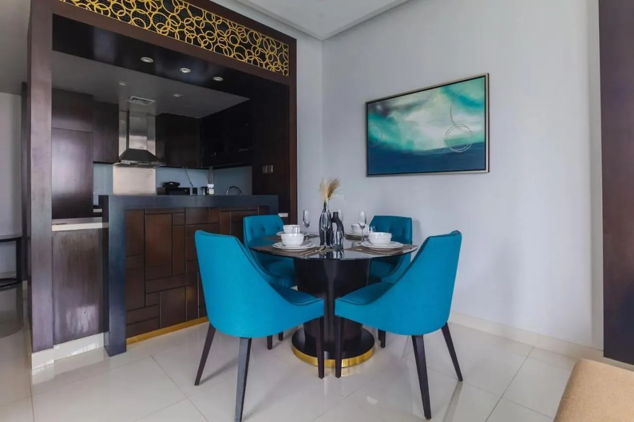Luxury Downtown Pool And Private Patio Apartamento Dubai 0*,